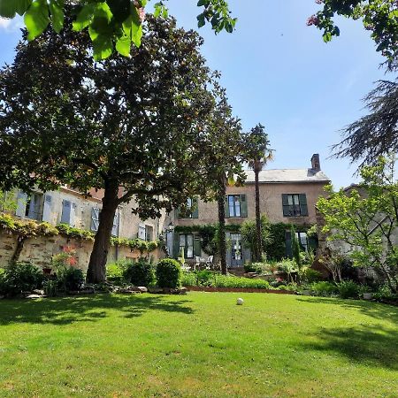 Les Cedres Acomodação com café da manhã Montaigu-Vendee Exterior foto