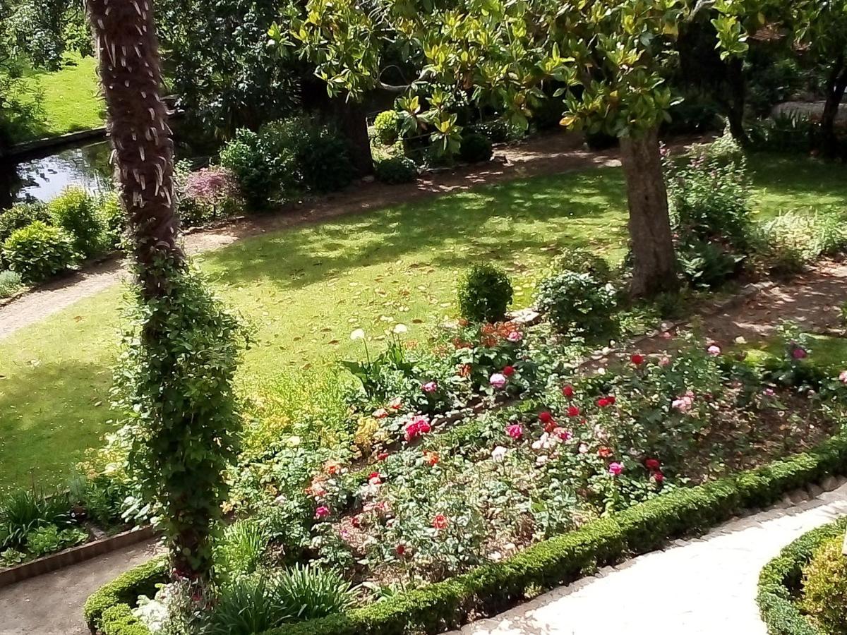 Les Cedres Acomodação com café da manhã Montaigu-Vendee Exterior foto