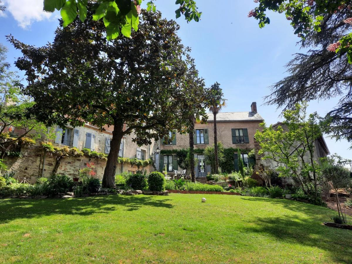 Les Cedres Acomodação com café da manhã Montaigu-Vendee Exterior foto